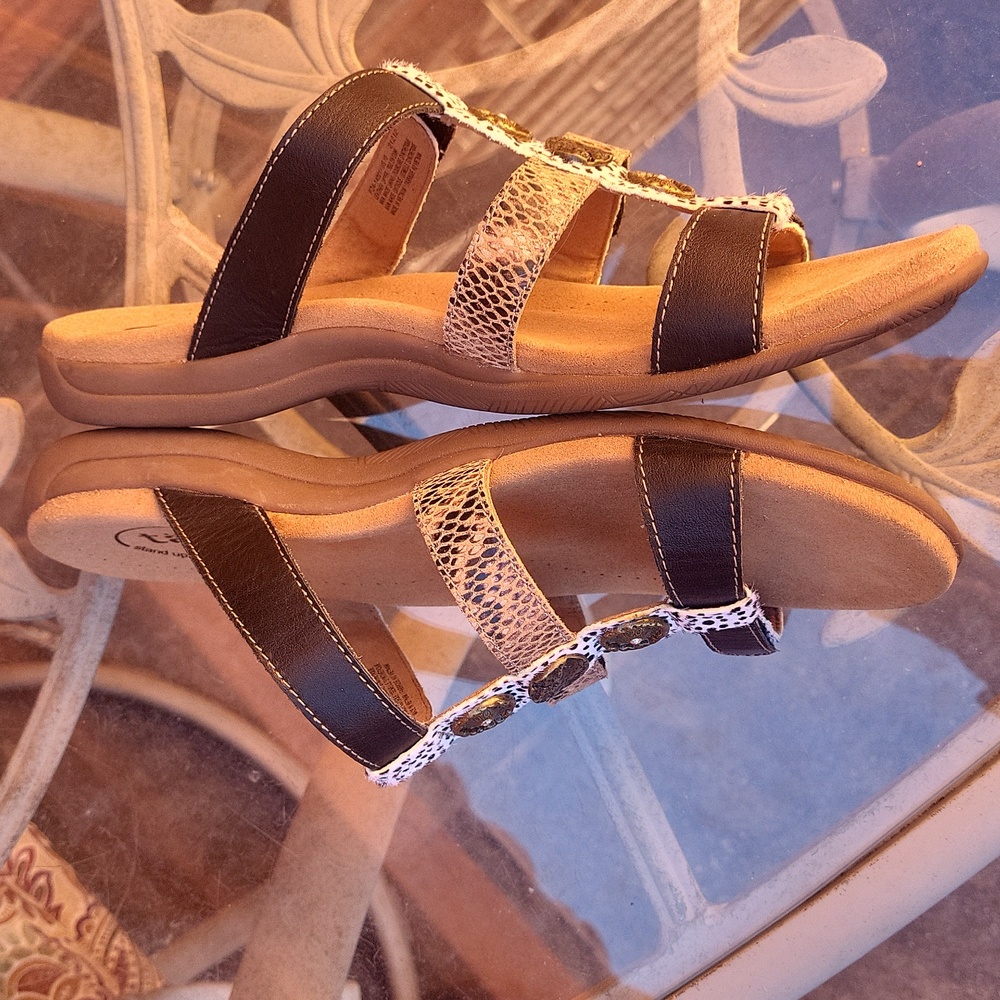 Taos Learher 3-Strap Sandals, Womans Size 10 - Picture 3 of 6